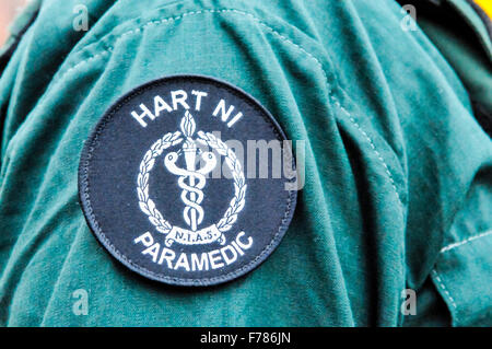 L'Irlande du Nord. 26 novembre, 2015. Badge sur le bras d'un paramédic de la UK National Ambulance Resiliance (SSEAN) Équipe d'intervention en zone dangereuse (HART). Crédit : Stephen Barnes/Alamy Live News Banque D'Images