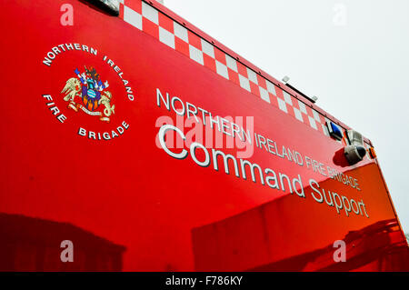 L'Irlande du Nord. 26 novembre, 2015. L'unité de soutien du commandement de l'Irlande du Nord, Service d'incendie et de sauvetage lors d'incidents majeurs déployés pour coordonner les activités. Crédit : Stephen Barnes/Alamy Live News Banque D'Images