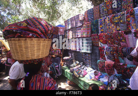 Le marché de Solola vendredi est un des plus fréquentés dans les hautes terres du Guatemala. Banque D'Images