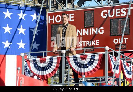 Andy Grammer présents pour Macy's Thanksgiving Day Parade 2015, Manhattan, New York, NY Le 26 novembre, 2015. Photo par : Kristin Callahan/Everett Collection Banque D'Images