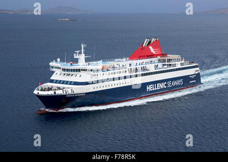 Ferry, Le Pirée, Athènes, Grèce, le mercredi, 23 Septembre, 2015. Banque D'Images