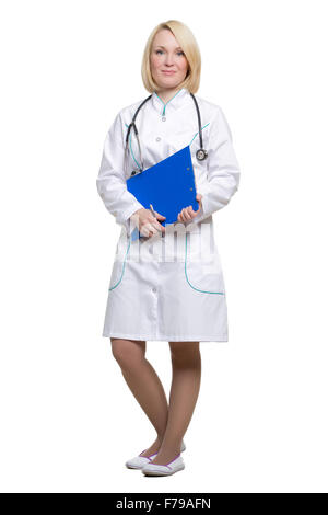 Smiling medical médecin femme avec stéthoscope. Plus isolé sur fond blanc Banque D'Images