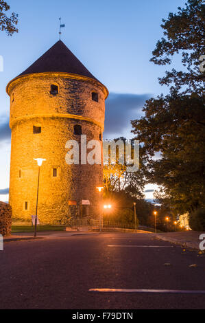 Kiek in de Kök, fortification médiévale tour par nuit, Tallinn, Estonie Banque D'Images