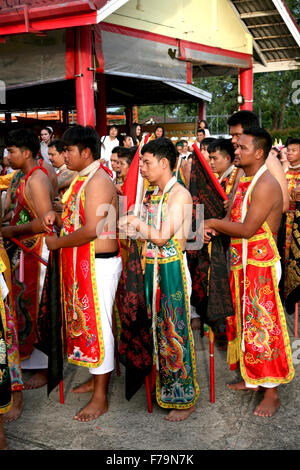 Thailande Phuket Jor Soo Kong culte Naka Phuket vegetarian festival (festival des neuf dieux Enperor) Sensibilisation de la lanterne Banque D'Images