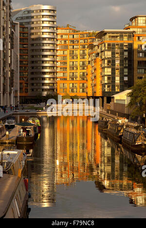 Du bassin de Paddington. Un nouveau quartier de Londres que régénérées utilisées pour être plein d'usines et de bâtiments délabrés. Banque D'Images