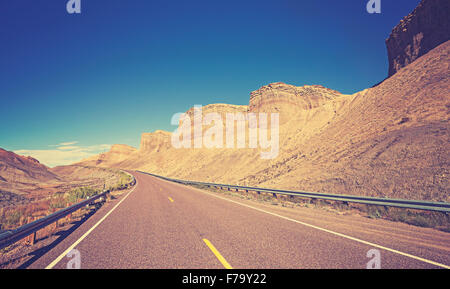 Tons Vintage country highway, Utah State, USA. Banque D'Images