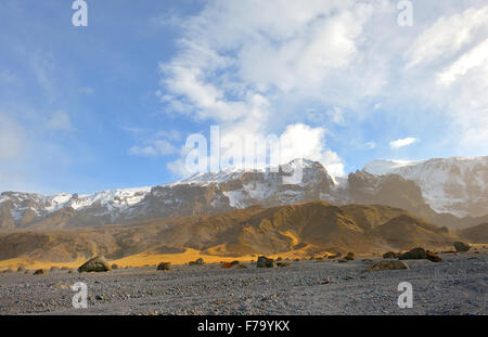 Montagnes et des rochers près de glacier de Langjökull, Islande Banque D'Images