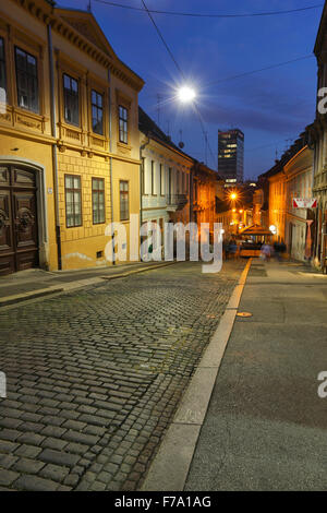 Nuit de Zagreb, ville haute, 81 Street Banque D'Images