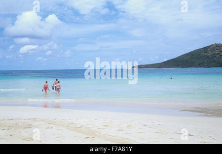 Flamenco Beach est la plus longue et la plage la plus populaire sur l'île de Culebra, Puerto Rico. Banque D'Images