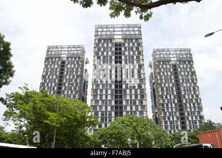 Tour triple avec verdure couvrir construire en utilisant la technologie de l'architecte moderne en Chine, USA, Inde Banque D'Images