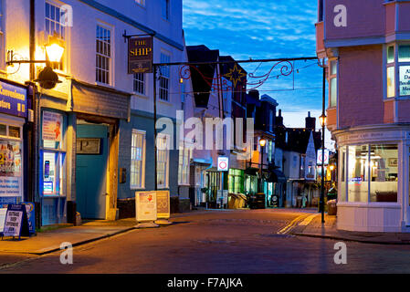 West Street, Faversham la nuit, Kent, Angleterre UK Banque D'Images