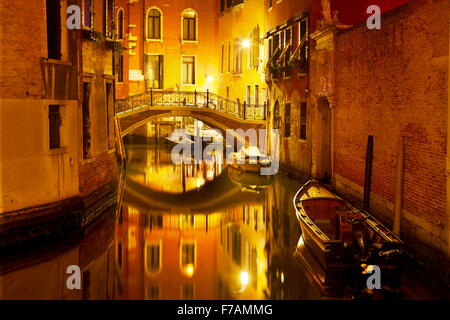 L'un des Canal de nuit de Venise, Venise, Vénétie, Italie Banque D'Images