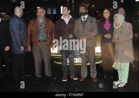 "Citizen Khan' television show premiere à Birmingham - Avec des arrivées : Nish Nathwani (Riaz), Abdullah Afzal (Amjad), Adil Ray (citizen Khan), Krupta Pattani (Shazia Khan), Ross (Adyln Naani) Où : Birmingham, Royaume-Uni Quand : 27 Oct 2015 Banque D'Images