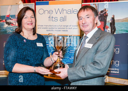 Belfast, Irlande du Nord. 27 Nov 2015 - James Off (Donaghadee Sailing Club) remporte l'Irlande du Bénévole de l'année à l'Association du Yacht Royal d'Irlande (RYANI) Prix pour 2015 Crédit : Stephen Barnes/Alamy Live News Banque D'Images