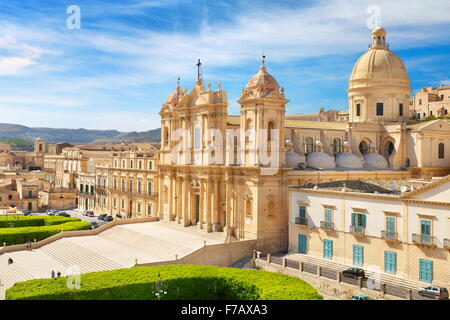 Noto baroque de San Nicolo, vieille ville de Noto, en Sicile, Italie l'UNESCO Banque D'Images