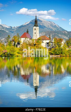 Le lac de Bled et Église Santa Maria, les Alpes Juliennes, en Slovénie Banque D'Images