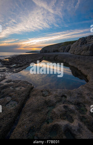 Une vue le long de la danse Ledge dans le Dorset. Banque D'Images