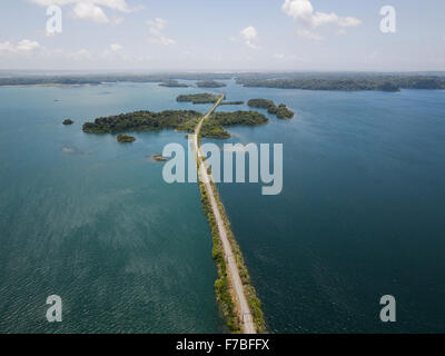 Vue aérienne du Canal de Panama sur le côté de l'Atlantique Banque D'Images