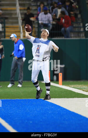 New Orleans, LA, USA. 27 Nov, 2015. Un à-côté de l'échauffement officiel arborant pendant le jeu entre la Tulane Green Wave et Tulsa Golden Hurricane à Yulman Stadium à New Orleans, LA. © Steve Dalmado/Cal Sport Media/Alamy Live News Banque D'Images