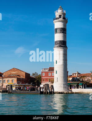 Venise, Italie - la station de bus de l'eau Faro Murano et light house Banque D'Images