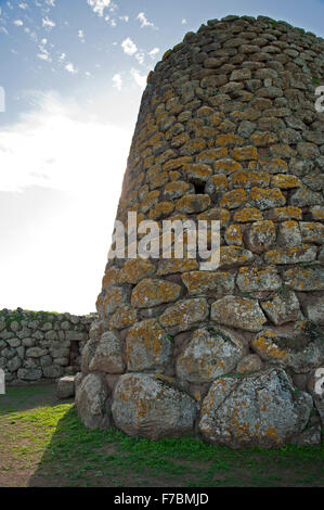 Ales,Sardaigne,Italie, 16/10/2015. Vue sur monument archéologique célèbre sarde : le Nuraghe Losa vieille tour Banque D'Images