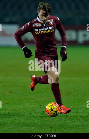 Stade olympique de Turin (Italie). 28 Nov, 2015. Serie A. Torino et Bologne. Andrea Belotti sur la balle. A Turin 2-0 gagnants. © Plus Sport Action/Alamy Live News Banque D'Images