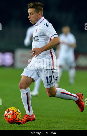 Stade olympique de Turin (Italie). 28 Nov, 2015. Serie A. Torino et Bologne. Emanuele Giaccherini sur la balle. A Turin 2-0 gagnants. © Plus Sport Action/Alamy Live News Banque D'Images