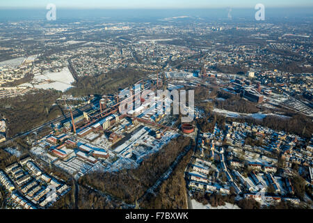 Patrimoine de Zeche Zollverein, Zollverein avec patinoire, neige, hiver, Essen, Ruhr, Rhénanie du Nord-Westphalie, Allemagne, Banque D'Images