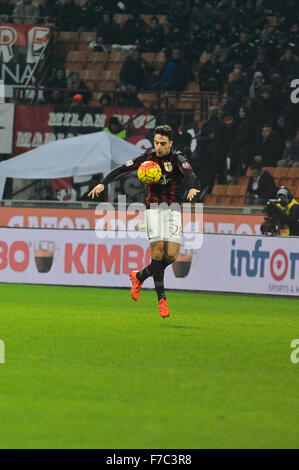 Milan, Italie. 28 Nov, 2015. Giacomo Bonaventura de l'AC Milan au cours de la Serie A italienne de football match Ligue entre l'AC Milan et la Sampdoria UC à San Siro à Milan, Italie. Credit : Action Plus Sport/Alamy Live News Banque D'Images