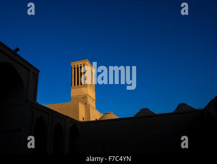 Tours à vent utilisé comme un système de refroidissement naturel dans l'architecture traditionnelle de l'Iran, la province de Yazd Yazd, Iran, Banque D'Images