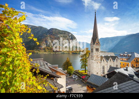 Hallstatt Salzkammergut, village de montagne, Alpes autrichiennes, l'Autriche, l'UNESCO Banque D'Images