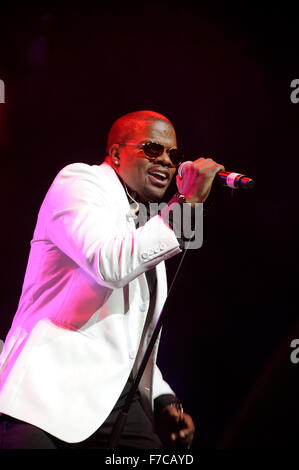 Philadelphie, Pennsylvanie, USA. 29 Nov, 2015. La chanteuse de R&B, RICKY BELL, du groupe, nouvelle édition, l'exécution à la Wells Fargo Center pendant la WDAS FM Maison de bourrage dans Philadelphie PA Credit : Ricky Fitchett/ZUMA/Alamy Fil Live News Banque D'Images