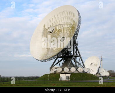 Plats à 12 stations au sol pour satellites, station d'interception du trafic par satellite. Unité mixte Cyber Sigint, JSCU Burum, Holland Banque D'Images