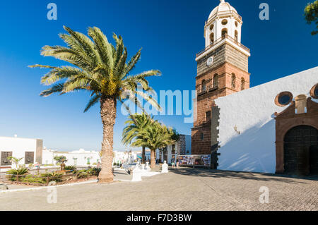 L'horloge de l'église dans la ville de Teguise Lanzarote Banque D'Images