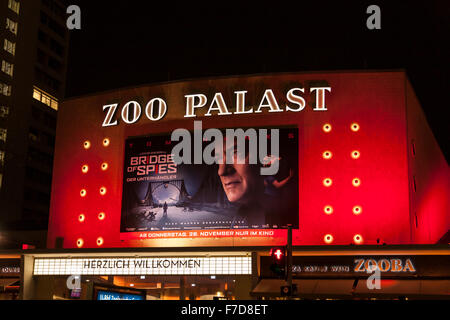 Cinéma Zoo Palast à Berlin avec poster de ponts d'espions Banque D'Images