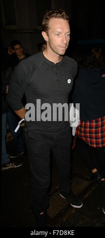 Coldplay Chris Martin quitte la Sarm Studios après l'enregistrement de son cadre de pansement 30. Banque D'Images