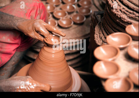 L'image de Potter était pris à Dharavi, Mumbai. Banque D'Images