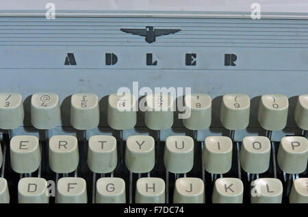 Triumph Adler Antique Gabriele20 - machine à écrire mécanique logo Adler Banque D'Images