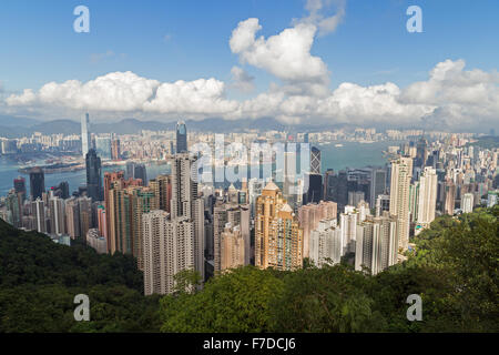 L'horizon de Hong Kong vue de la Pic Victoria à la lumière du jour. Banque D'Images