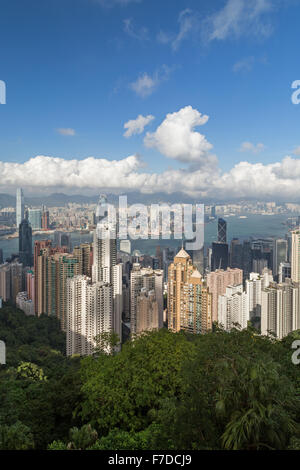 L'horizon de Hong Kong vue de la Pic Victoria à la lumière du jour. Copier l'espace. Banque D'Images