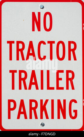Close up of No Parking sign remorque du tracteur Banque D'Images