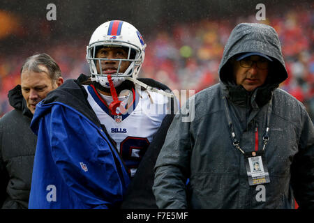 Kansas City, MO, USA. 29 Nov, 2015.    Au cours de la NFL match entre les Bills de Buffalo et les Kansas City Chiefs au Arrowhead Stadium de Kansas City, MO. Les chefs défait les projets 30-22 Tim Warner/CSM. Banque D'Images