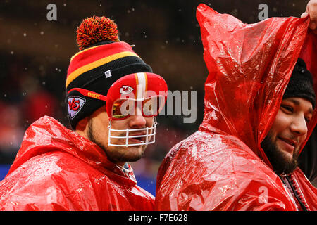 Kansas City, MO, USA. 29 Nov, 2015. Kansas City Chiefs fans au cours de la NFL match entre les Bills de Buffalo et les Kansas City Chiefs au Arrowhead Stadium de Kansas City, MO. Les chefs défait les projets 30-22 Tim Warner/CSM/Alamy Live News Banque D'Images