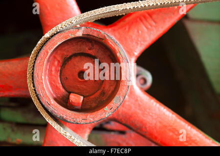 Volant rouge avec ceinture ou abstract background industriel Banque D'Images