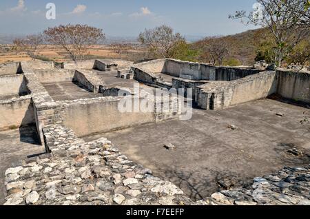 Vestiges de murs de chambre, Principales Seniores dans Acropole, Ruines de Xochicalco, Cuernavaca, Morelos, Mexique Banque D'Images
