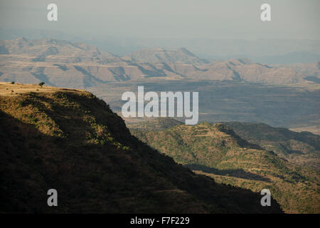 Vue sur paysage près de Lalibela, Ethiopie, à l'aube Banque D'Images