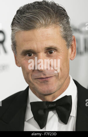 Assister à des célébrités 2015 amfAR Gala l'inspiration à Los Angeles Studios de lait. Avec : Simon salles où : Los Angeles, California, United States Quand : 29 Oct 2015 Banque D'Images