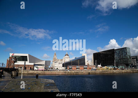 Une vue sur le Pier Head Bâtiments Banque D'Images