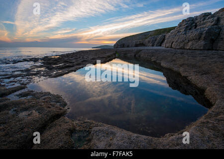 Une vue le long de la danse Ledge dans le Dorset. Banque D'Images