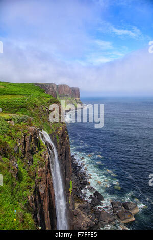 Cascade de Kilt Rock , l'île de Skye, Écosse Banque D'Images